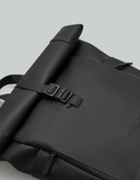 MOCHILA RULLEN 16'' NEGRA / GASTON LUGA | https://www