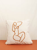COJÍN MAGNOLIA (BEIGE Y BORDADO CAMEL) / STUDIO.FI | https://www
