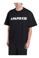 CAMISETA NEGRA CON " A PAPER KID " EN BLANCO / A PAPER KID
