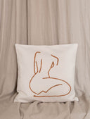 COJÍN MIMOSA (BEIGE Y BORDADO CAMEL) / STUDIO.FI | https://www