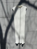 VESTIDO CUELLO ALTO SIN MANGAS (BLANCO) / SOLOTRE | https://www