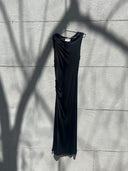 VESTIDO CON NUDO AL HOMBRO (NEGRO) / SOLOTRE | https://www