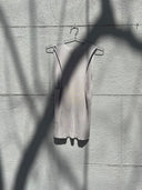 CAMISETA DE PUNTO CON CUELLO EN PICO (GRIS) / SOLOTRE | https://www