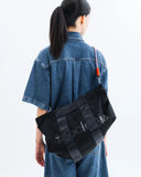 SUMMIT DUFFLE L (BLACK TECH SATEEN) / TOPOLOGIE | https://www
