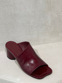 SANDALIA VENICE RUBINO / POEVE | https://www