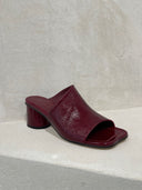 SANDALIA VENICE RUBINO / POEVE | https://www