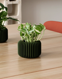 MACETA VORENA OLIVE S / MENDELEK STUDIO