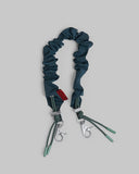 BUNGEE WRIST STRAP (SPRUCE TECH SATEEN) / TOPOLOGIE