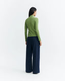 TOP CUELLO ALTO RIB VERDE AINE / THINKING MU