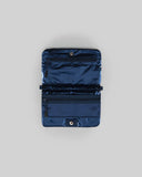 PHONE SACOCHE 90 (MARINE BLUE METALLIC PUFFER) / TOPOLOGIE